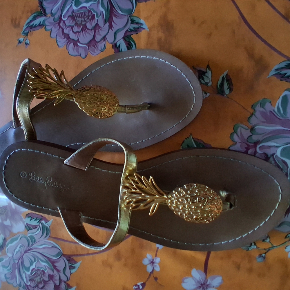 🔥Lilly Pulitzer for Target Gold Pineapple Sandals Flip Flop 9 EUC & Free Gift - Picture 3 of 10